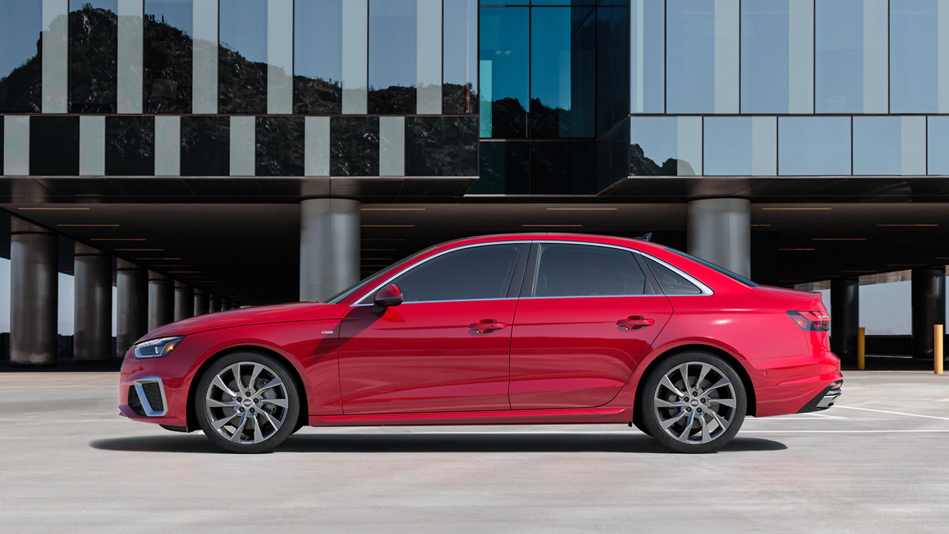 Audi A4 Sideview Compared to S4 Sideview Audi A4 Sideview Compared to S4 Sideview