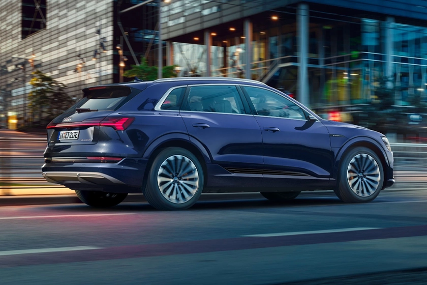 2022 Audi e-tron S 2022 Audi e-tron S lifestyle image