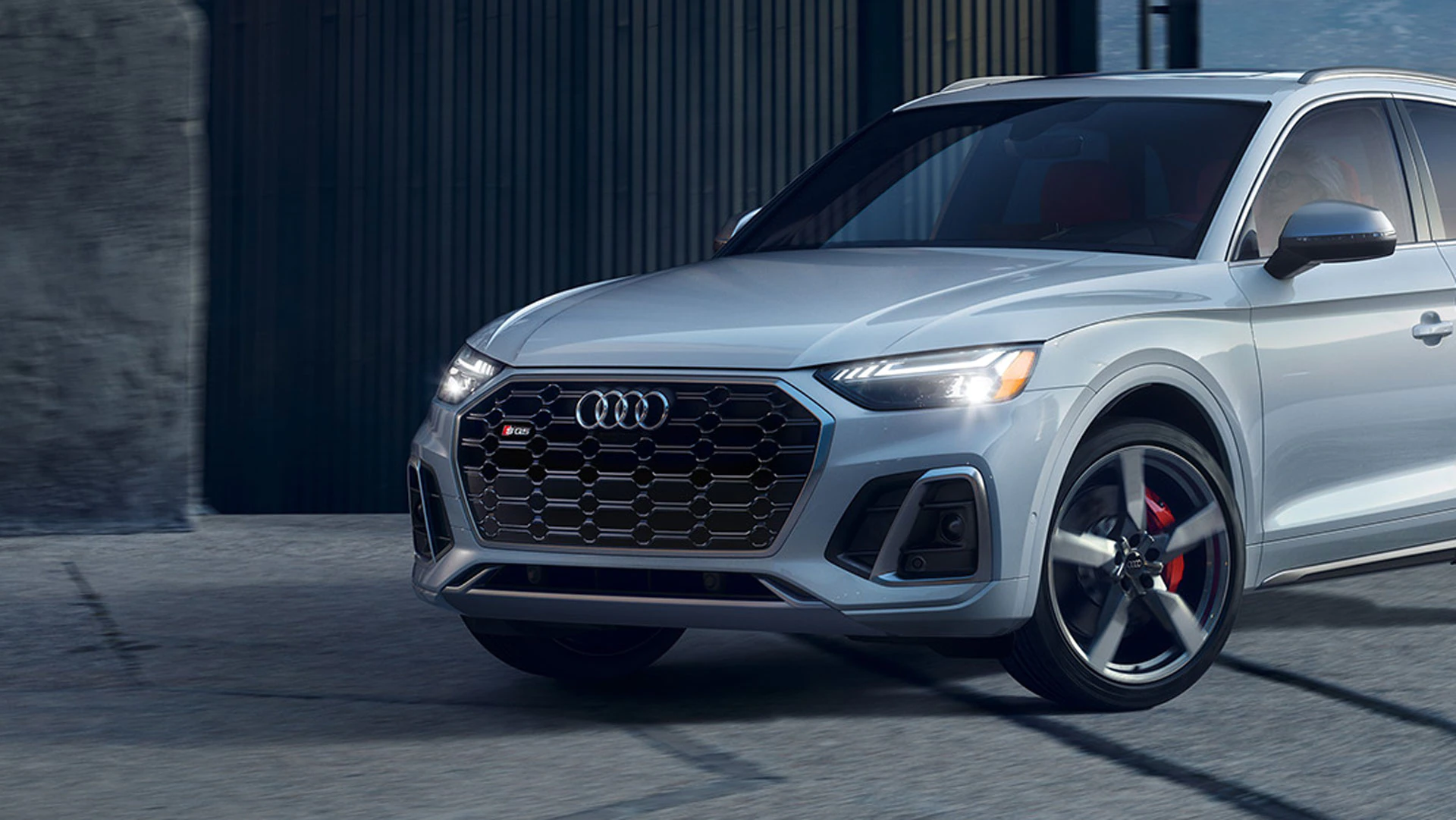 Audi SQ5 Front Grill Compared to Q5 Front Grill Audi SQ5 Front Grill Compared to Q5 Front Grill
