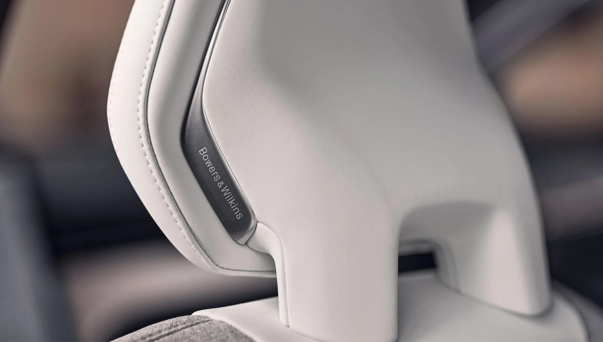 2023 Volvo EX90 Bowers & Wilkins headrest