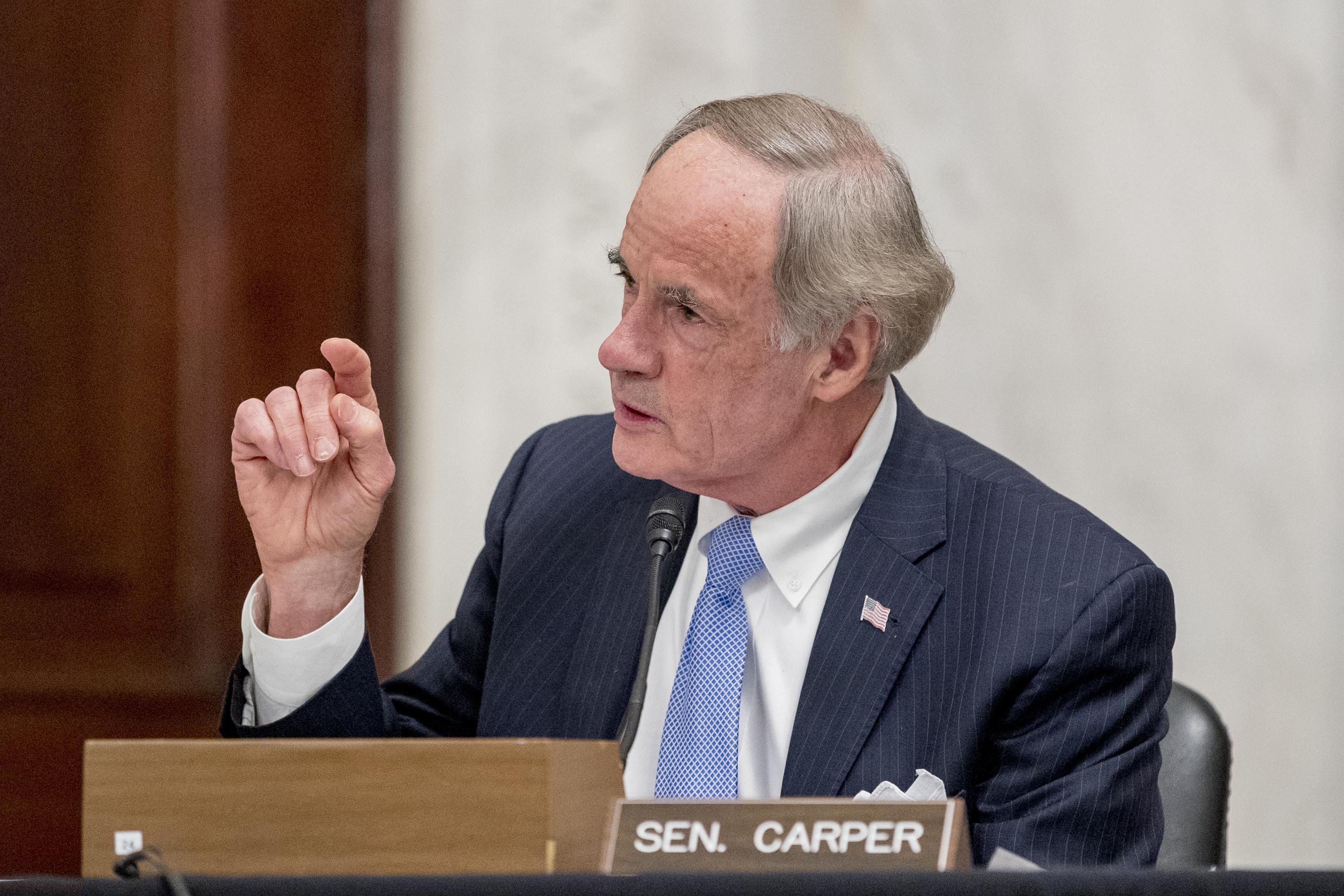 Carper urges tough US rules barring gas-powered cars by 2035 1 Carper urges tough US rules barring gas-powered cars by 2035