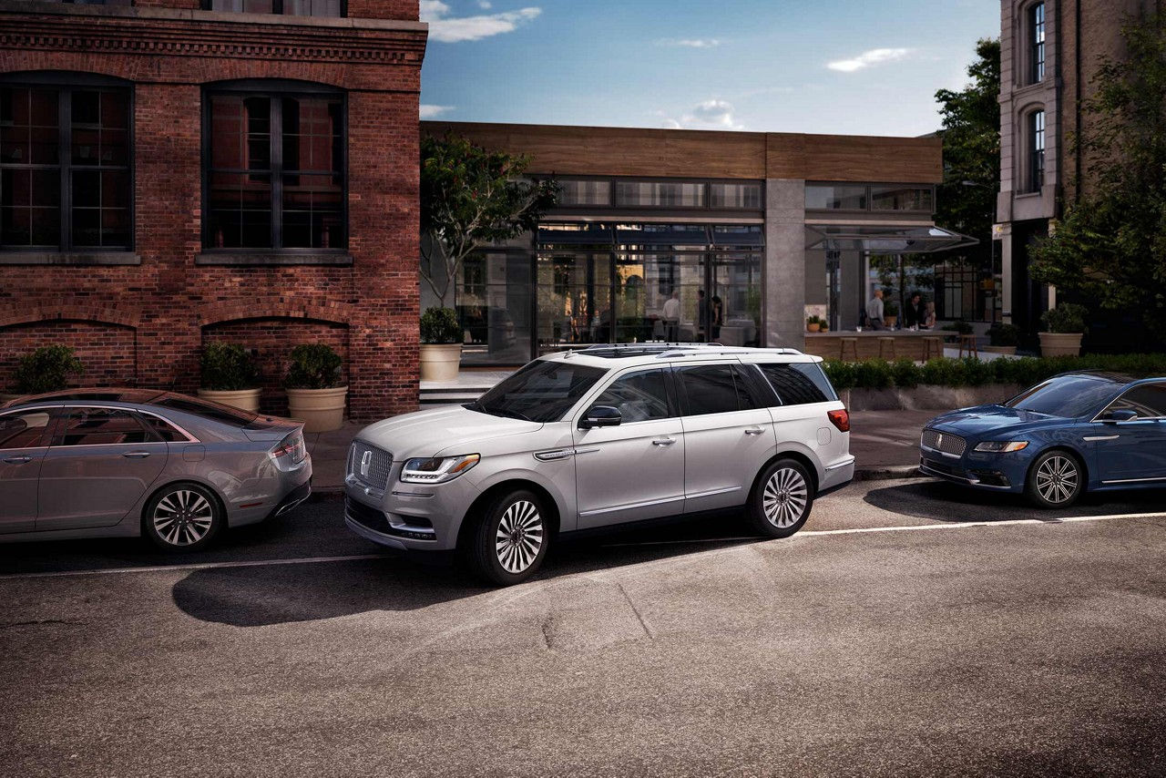 2018 White Lincoln Navigator