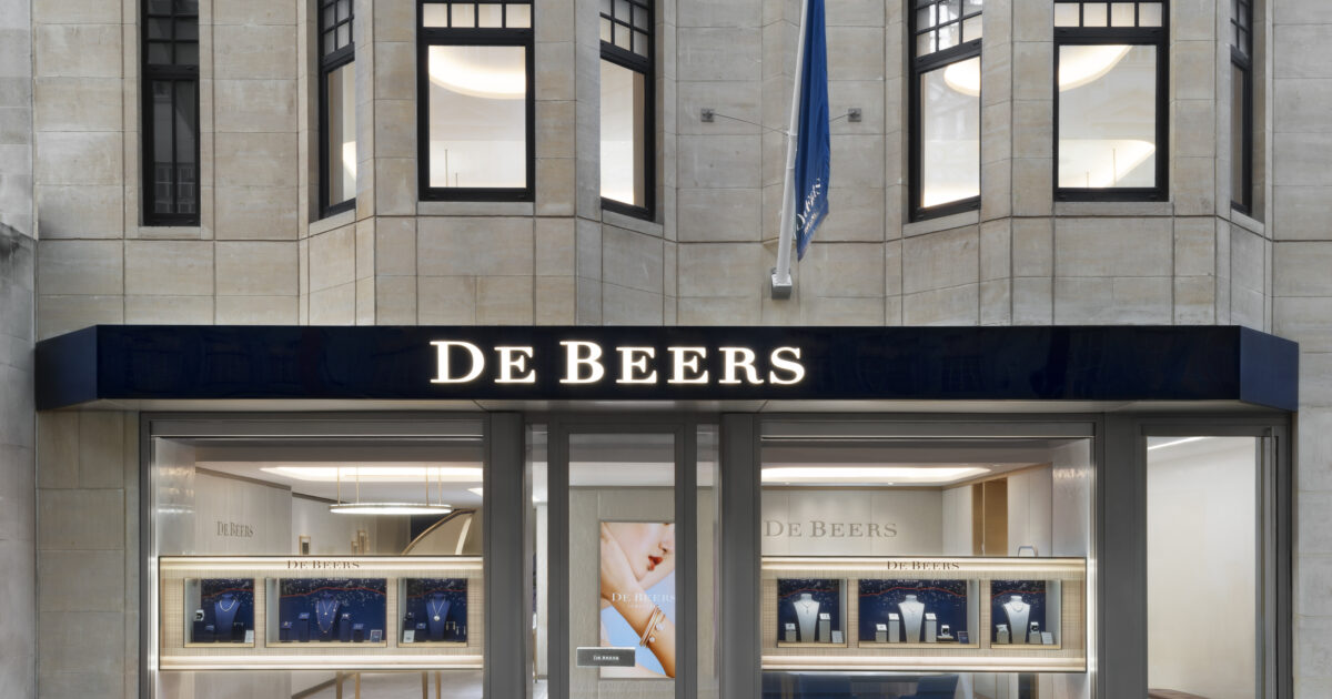 De Beers Opens Flagship Store in Hong Kong