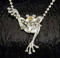 Steven Douglas - Frog Pendant SGP200