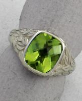 C. Priolo: Terry Seaver - Ring Peridot S2801