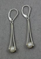 Jeff McKenzie - GemDrops - Leverback Earrings Pearl in Sterling Silver