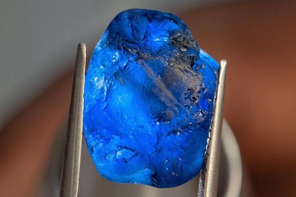 Survey Says: Sapphire Is King for Both Trade and Consumers