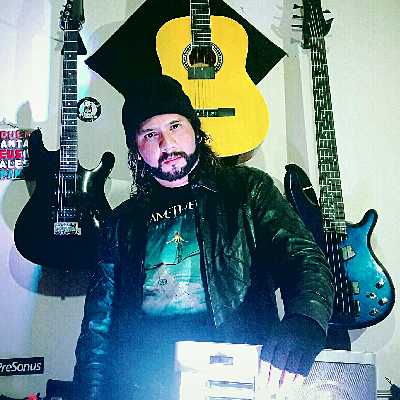 Thiago / Musician