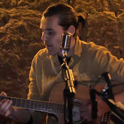 Stefano / Musician