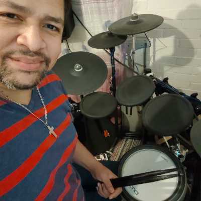 Renny / Musician