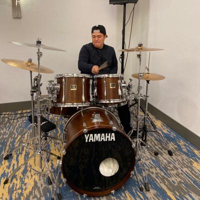 Leonel / Musician