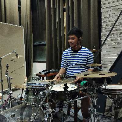 CanJasonGetsome182 / Musician
