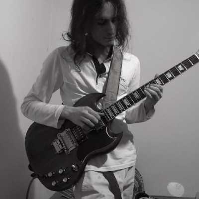 Nadal / Musician