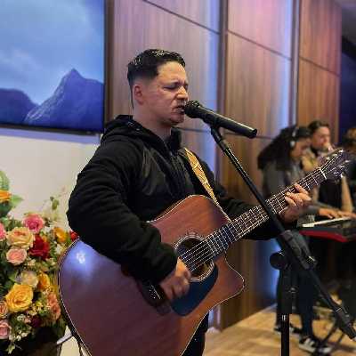 Guilherme / Musician