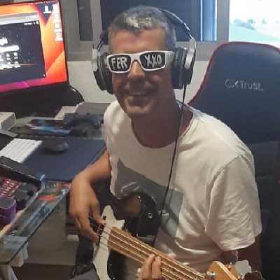 Víctor / Musician