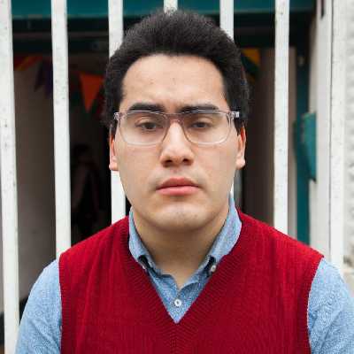 Héctor / Musician
