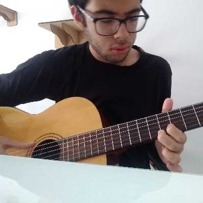 Lucas / Musician