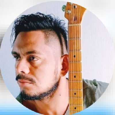 Ely / Musician