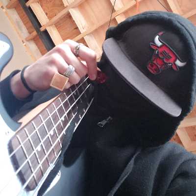Andy / Musician
