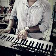 Junior / Musician