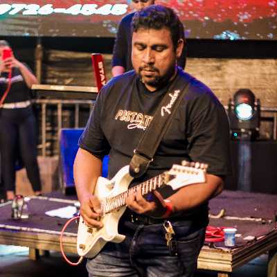 Junior / Musician