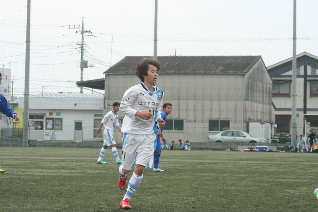 有田恵人選手。ゴールへつながるクロスを上げた