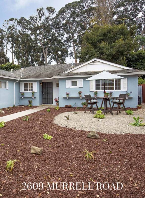 frontyard with mulch and seating area