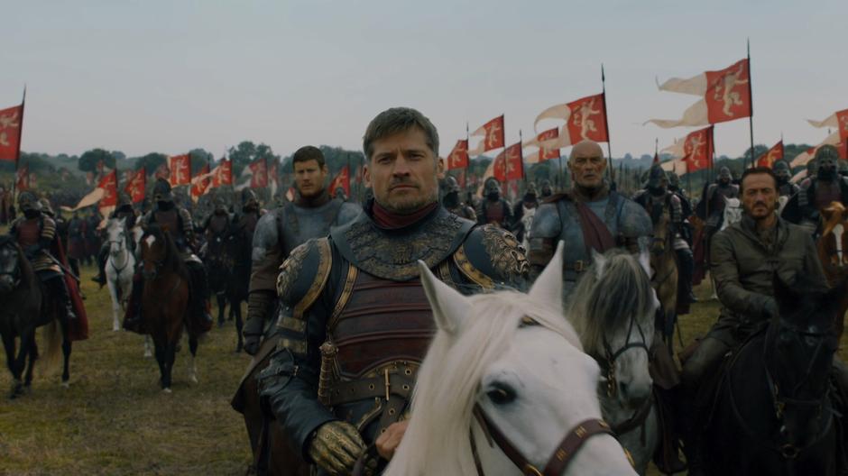 Jaime rides with the army in front of Dickon Tarly, Randyll Tarly, & Bronn.