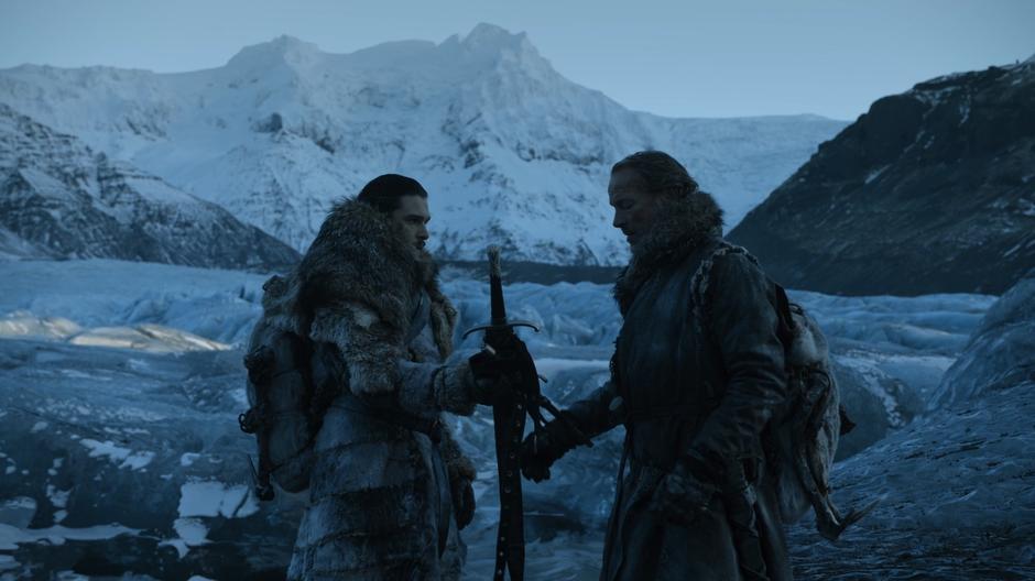 Jon offers the sword he got from the Lord Commander to Jorah.