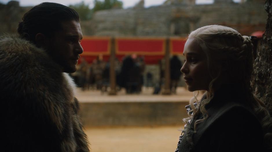 Jon and Dany stand in a small nook off to the side of the Dragonpit talking.