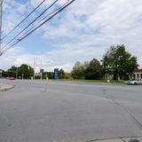 Photograph of Lakeshore Road East & Alexandra Avenue.