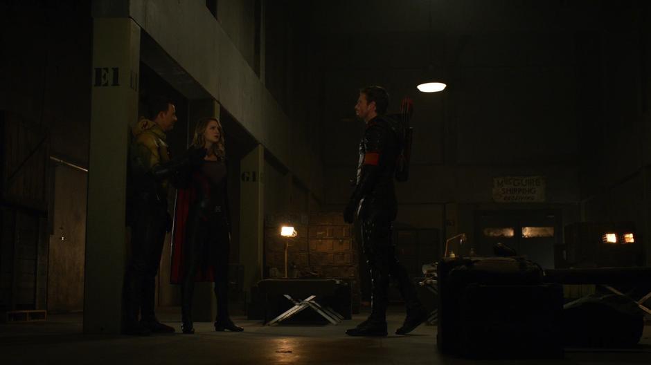 Thawne, Kara, and Oliver talk about the plan.