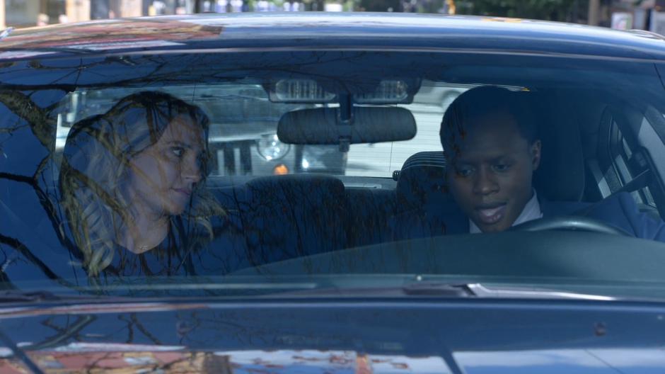 Dale and Clive talk in the car outside the precinct.