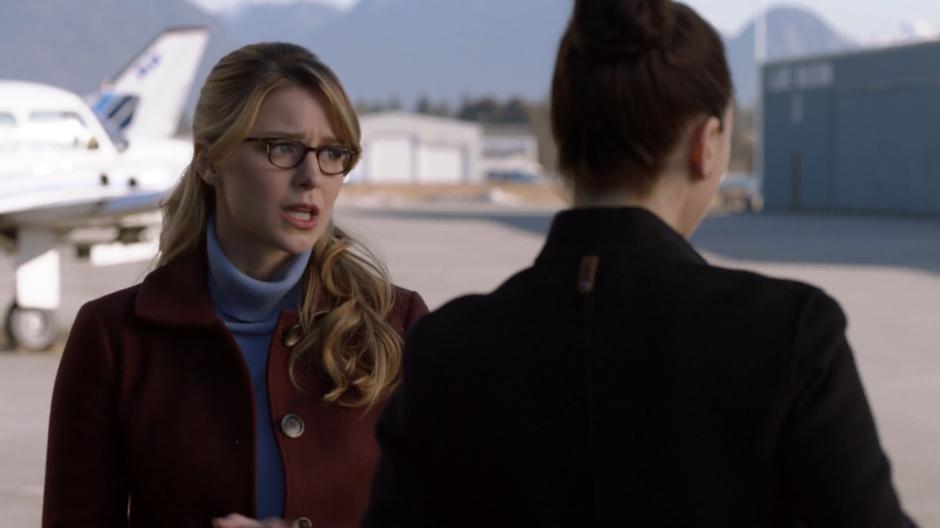 Kara tries to convince Lena that she should travel alone.