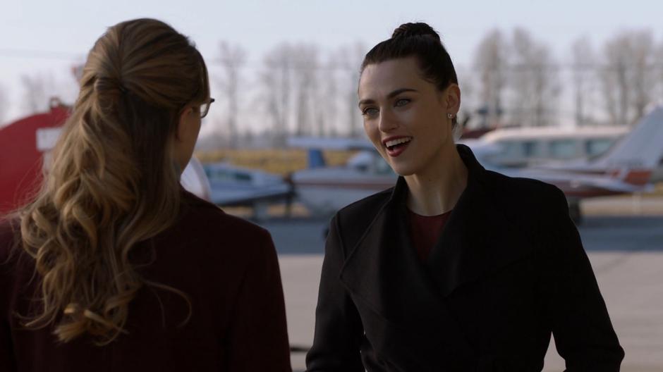Lena tells Kara that her plane is perfectly safe and she wants to be there when they catch Lex.