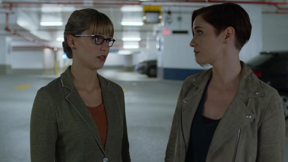 Kara tries to reassure Alex that everything will work out like it did with her and Lena.