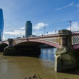 Photograph of Blackfriars Bridge.