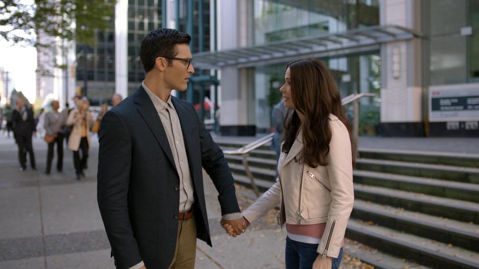 Lois takes Clark's hand as she tells him about Lex.