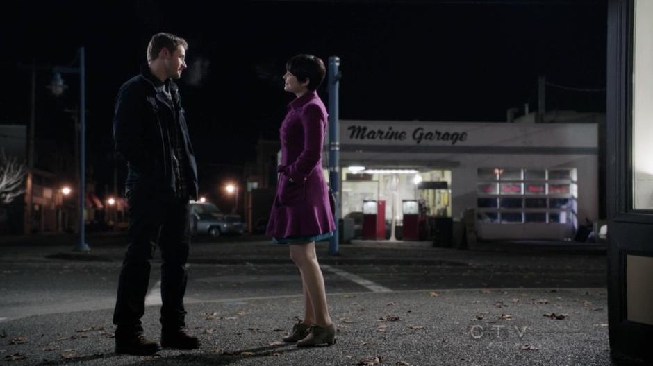 Mary Margaret and David talk outside the bar.