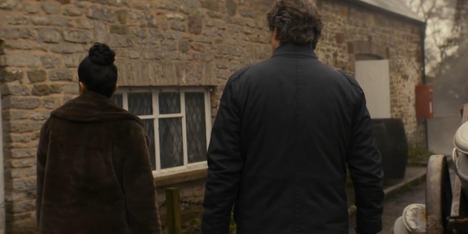 Yaz and Dan examine an abandoned house.