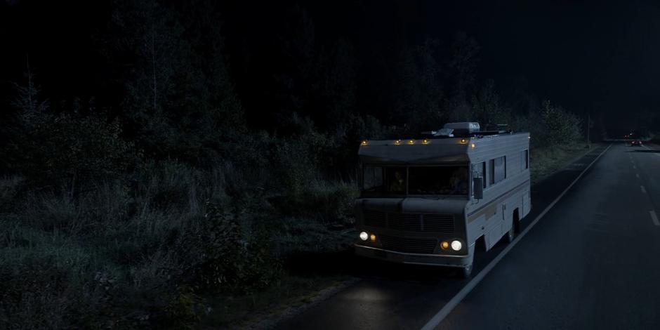 Alice pulls the RV over to the side of the road to talk with Mary.
