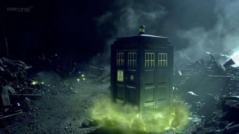 House begins to steal the TARDIS.