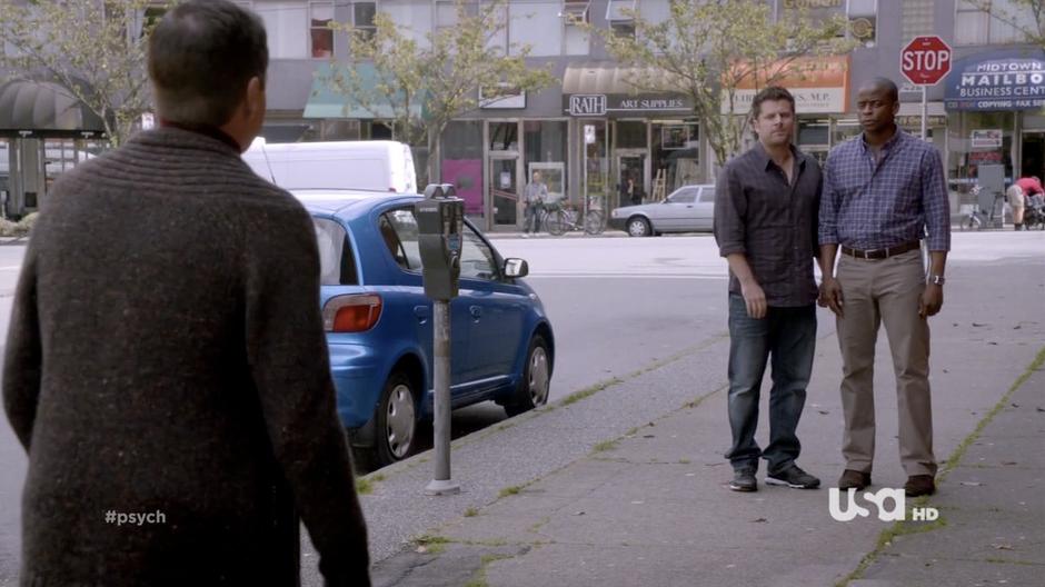 Shawn and Gus talk to Whip Chatterly after seeing the murdered man's psychic.