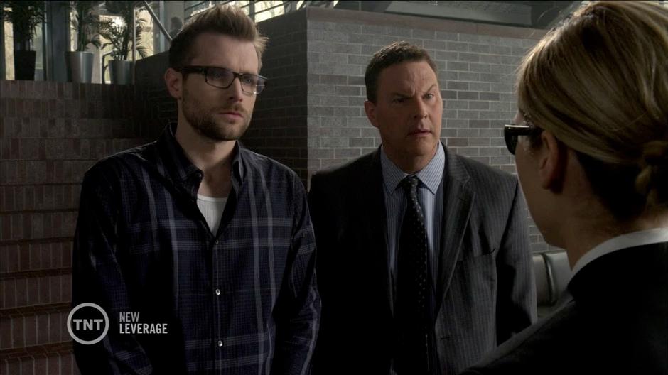 Park and Hardison talk to James Kanack in the guise of FBI agents.