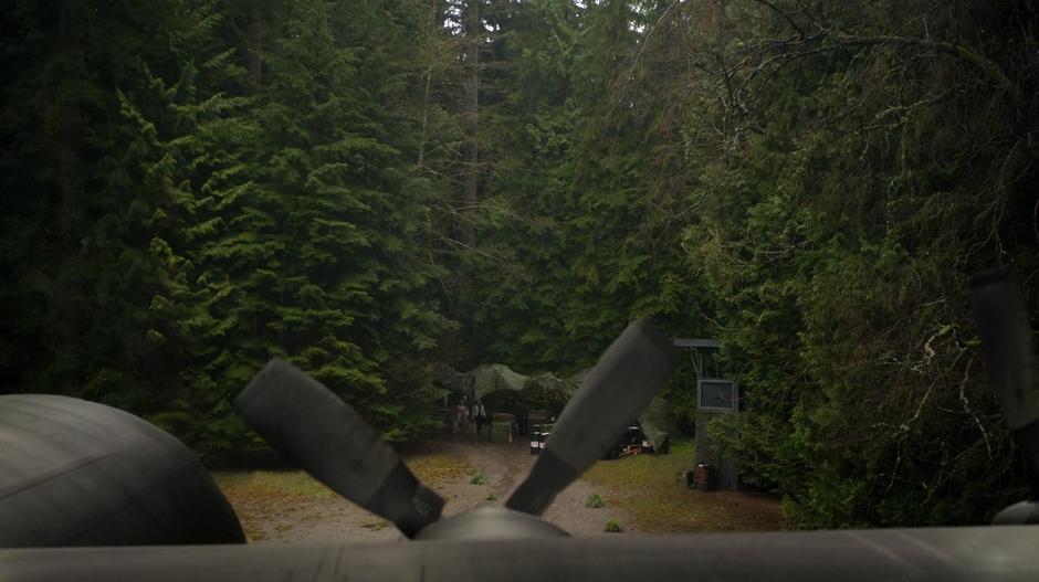 Samantha and Felicity come upon the airplane that Adrian Chase used to bring them to the island.