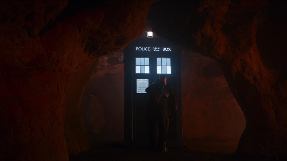 Nardole runs back to the TARDIS to get supplies to rescue Bill.