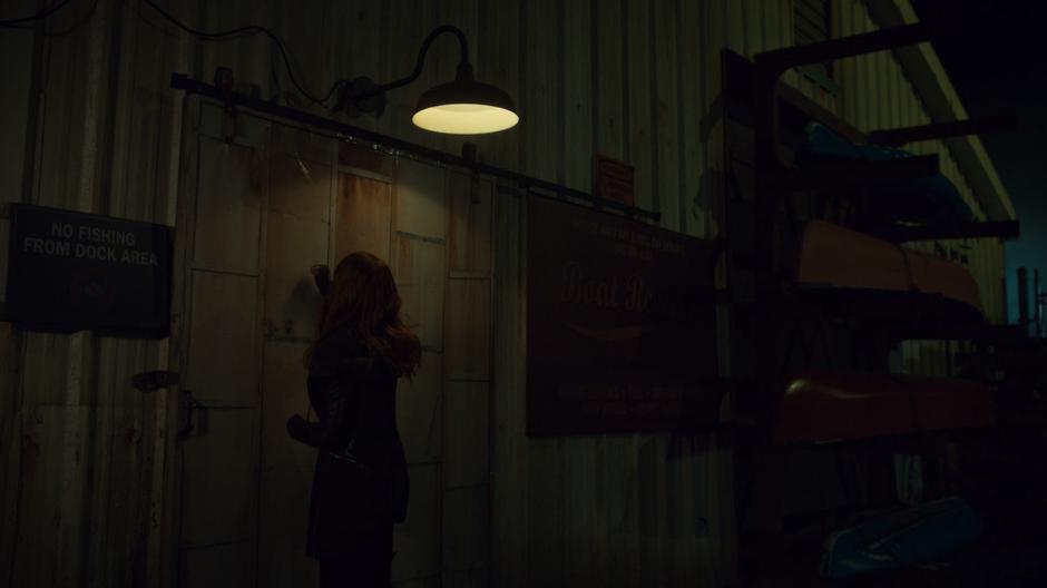 Clary knocks on the door to Simon's shed.