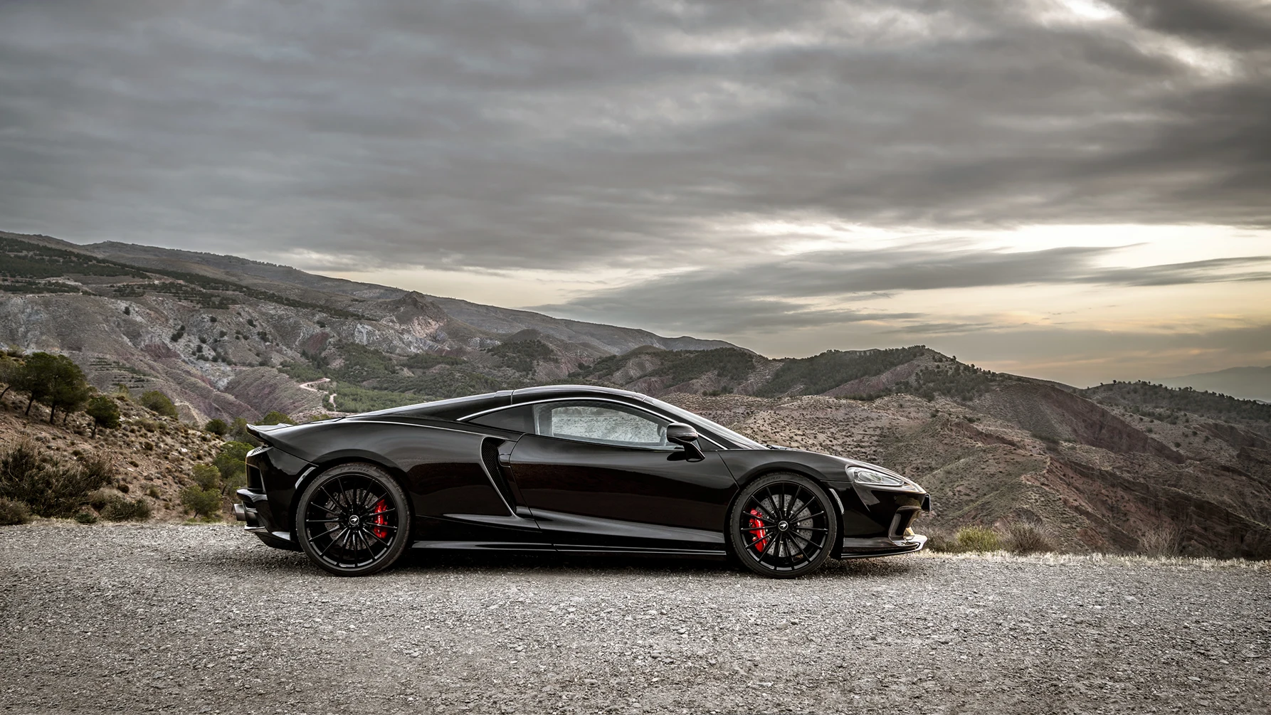 McLaren GT Photos Gallery