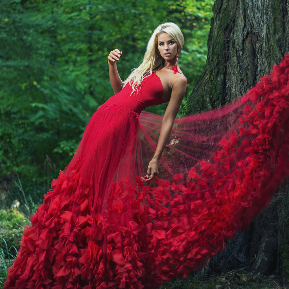 Мелани - Красное платье - 119 фото