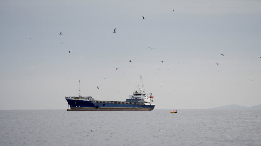 Strait of Hormuz Traffic Plunges as Only Six Vessels Cross Amid US-Iran Deadlock
